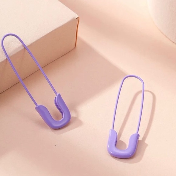 “Pastel Safety Pin” Purple Lavender Diaper Pin Fastener Punk Kawaii Goth Earring - Picture 5 of 9